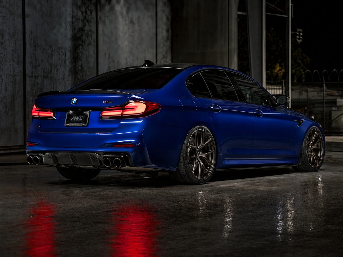 17c一起草 BMW M5改装视频